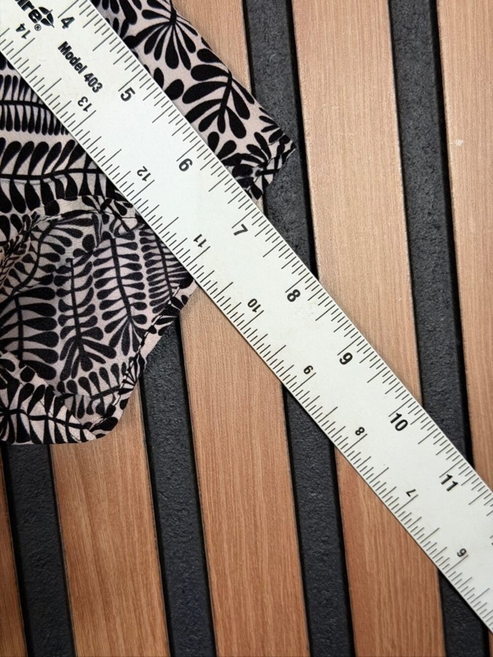 New Elie Tahari Dress 6 Womens White Black 100% Silk Ruffled Trim Geometric - Picture 4 of 8